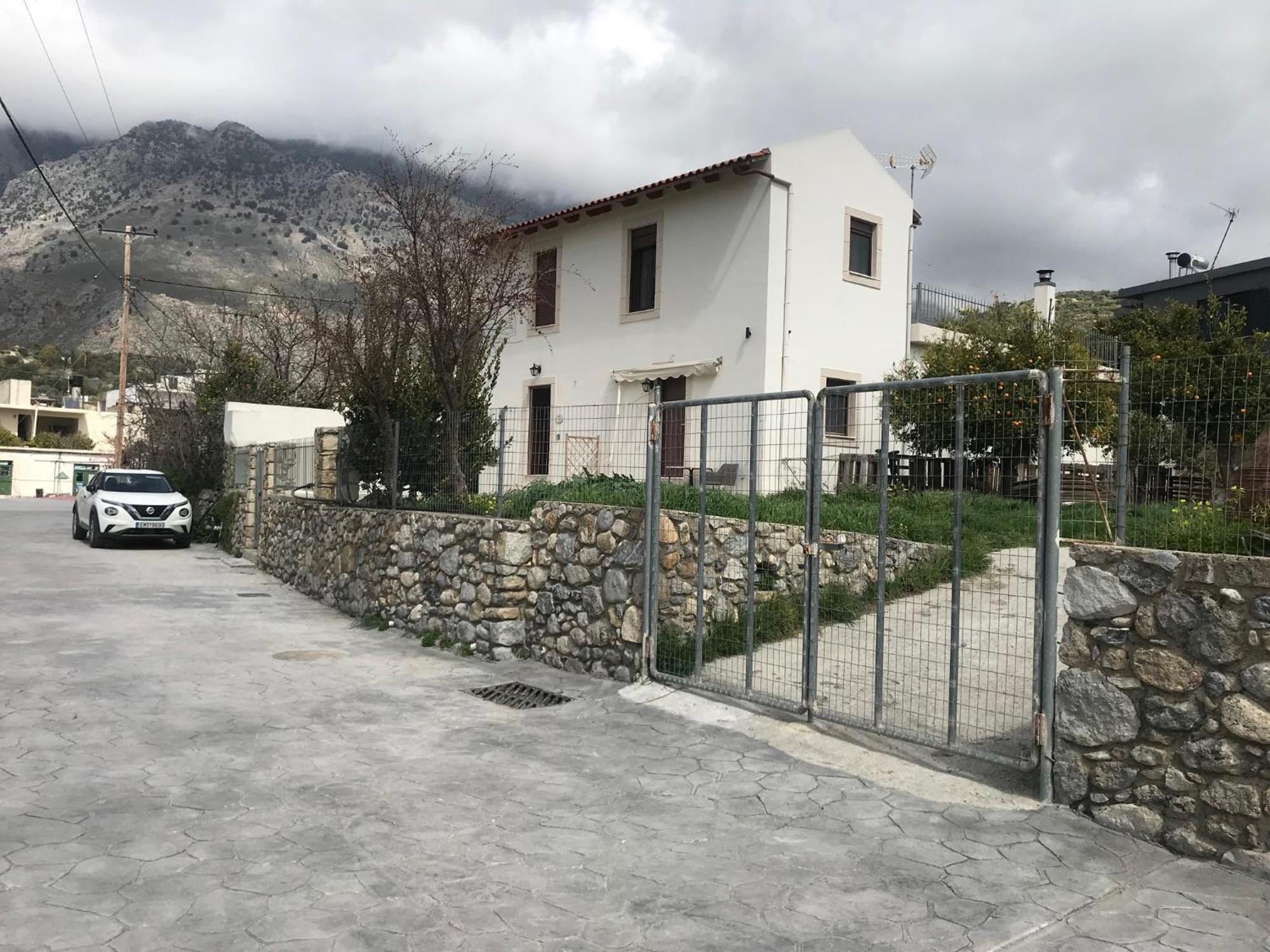 Willa Papa-Antonis Stone House Zarós Zewnętrze zdjęcie